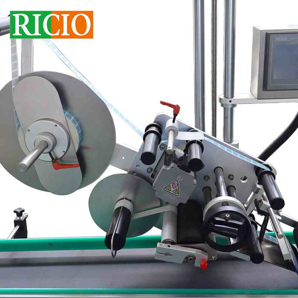 carton labeling machine