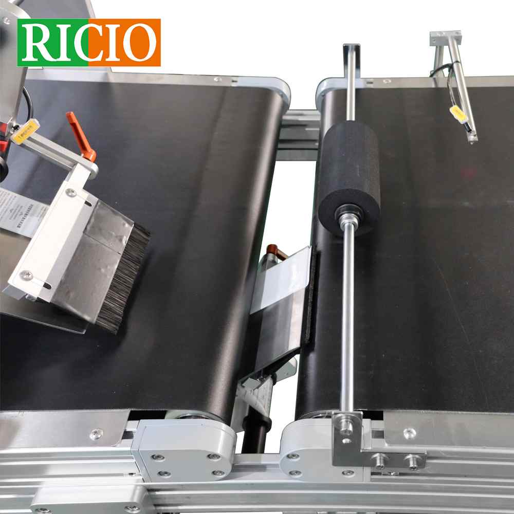 Flat Carton Top And Bottom Paging Labeling Machine