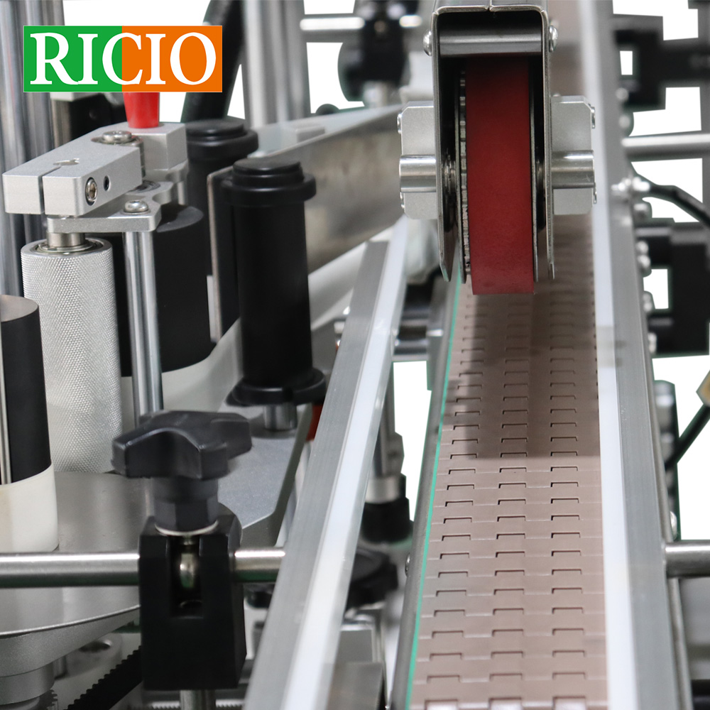 corner labeling machine