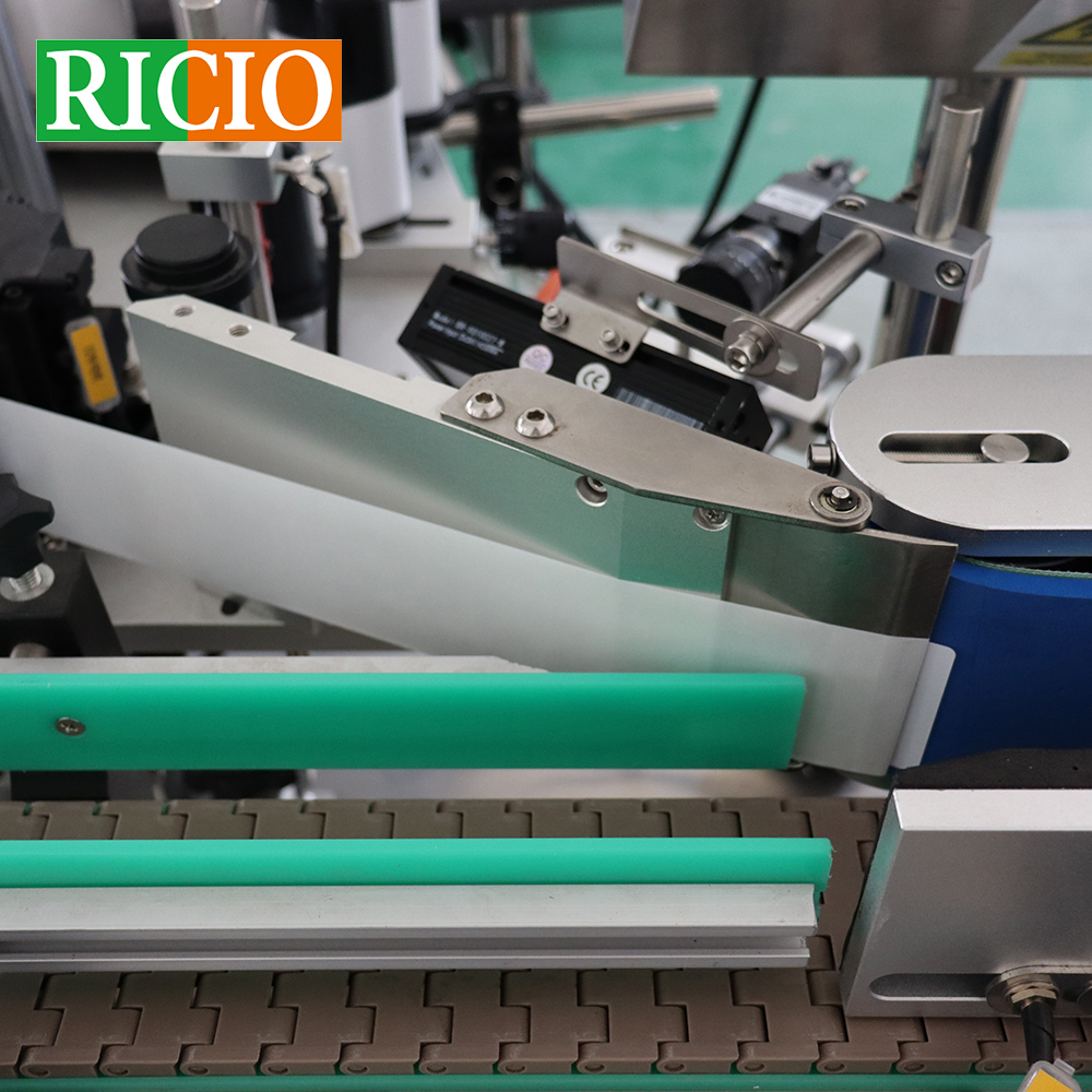 industrial labeling high speed machine