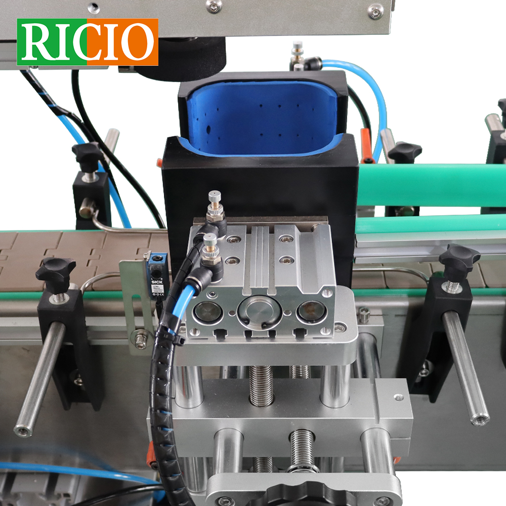 3d label sticker machine